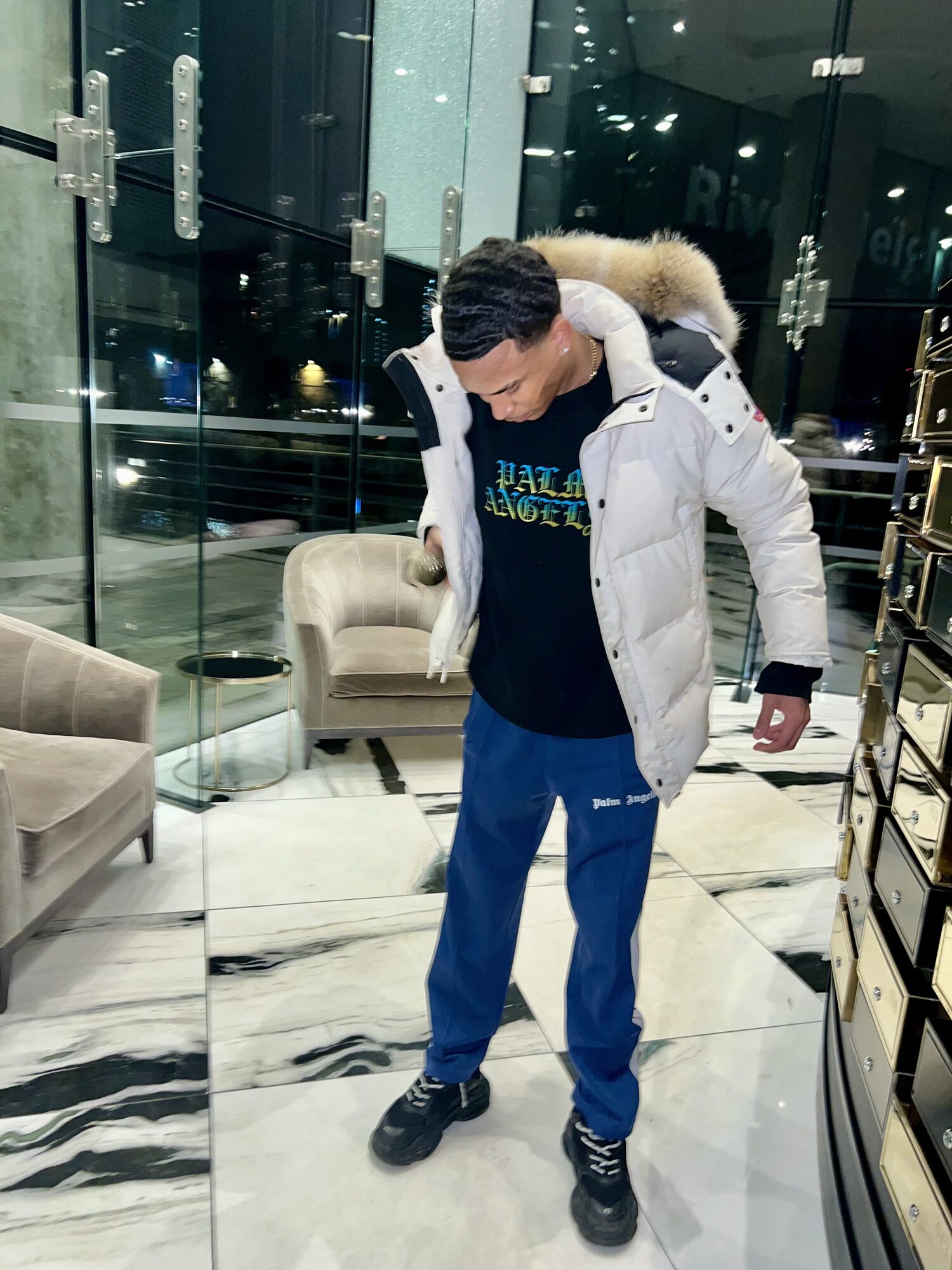 Joshua Arthur (JJDREAMSS) · London · 2022 — The lobby, Canada Goose, blue Palm Angels jogger